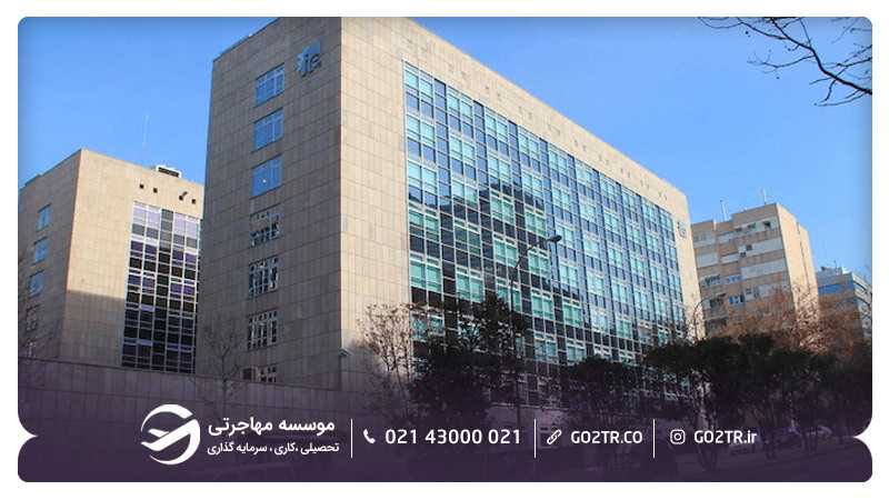 دانشکده حقوق IE یکی از بهترین دانشکدههای حقوق در اسپانیا است.