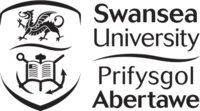 تصویر لوگو دانشگاه سوانزی را به همراه نام آن نشان می‌دهد.