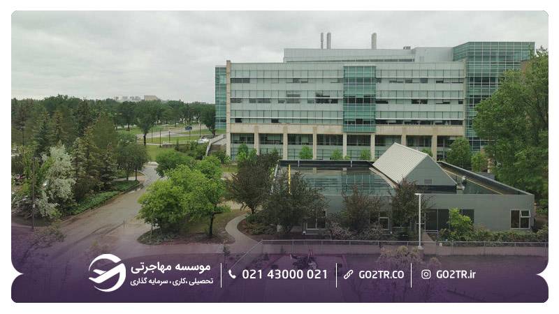ساختمان اصلی دانشگاه رجینا کانادا