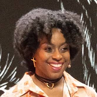 عکس Chimamanda Ngozi Adichie از مشاهیر دانشگاه جانز هاپکینز 