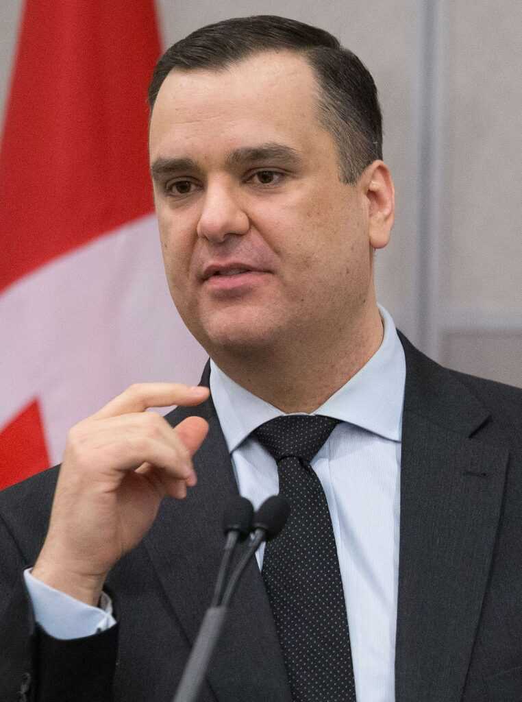 عکس James Moore
