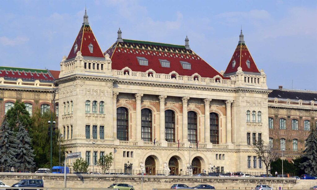 دانشگاه صنعت و اقتصاد بوداپست یکی از بهترین دانشگاه های مهندسی مجارستان