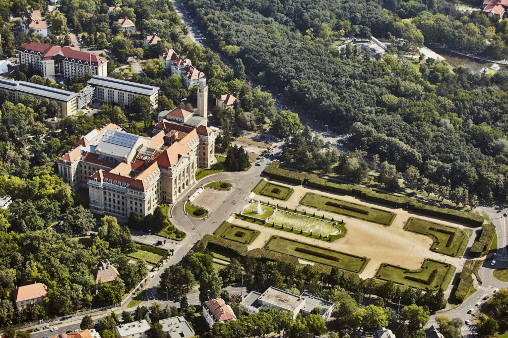 دانشگاه دبرسن یکی از بهترین دانشگاه های مهندسی مجارستان