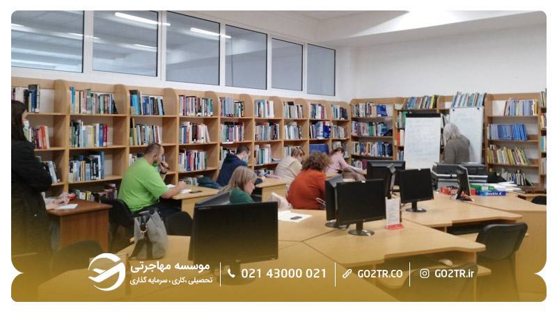 کتابخانه دانشگاه مدیریت وارنا