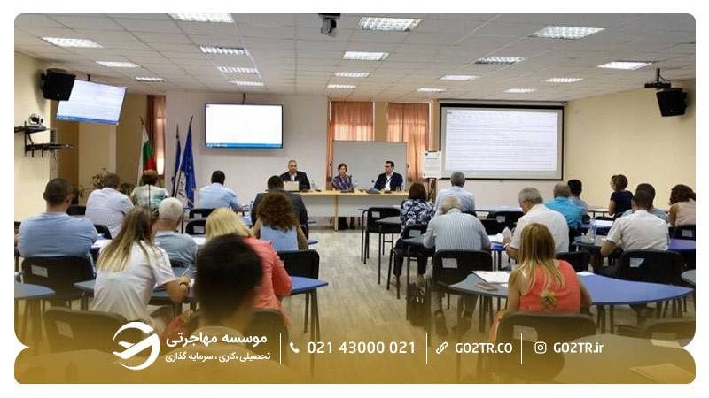 کلاس دانشگاه مدیریت وارنا