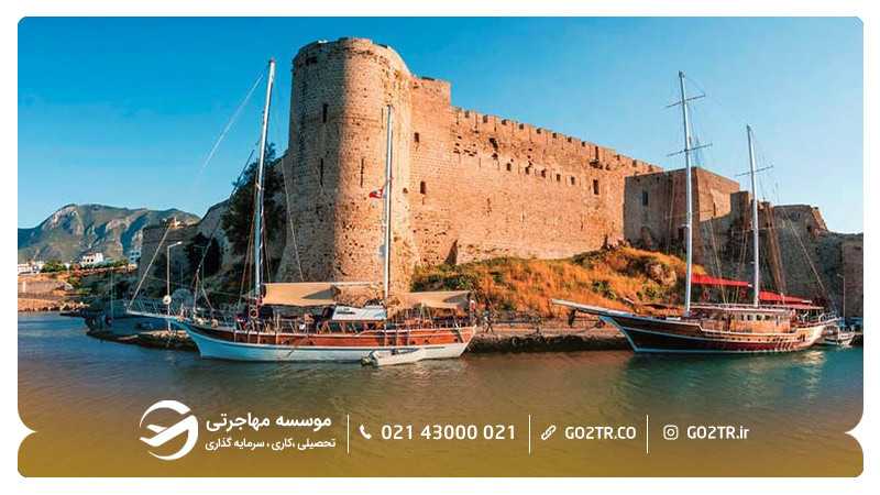 بندر و قلعه کارینیا