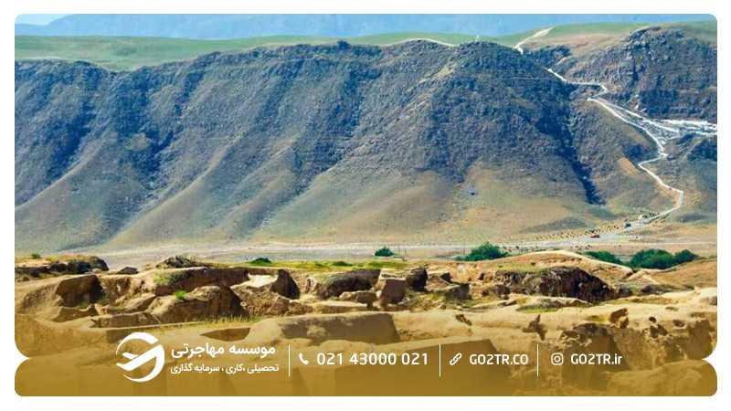 بقایای قلعه اشکانی نساء