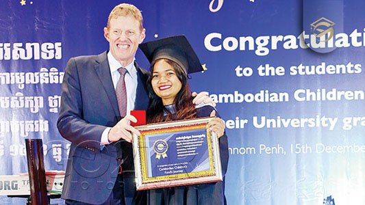اعتبار دانشگاه های کامبوج و انتقال به کشور های دیگر
